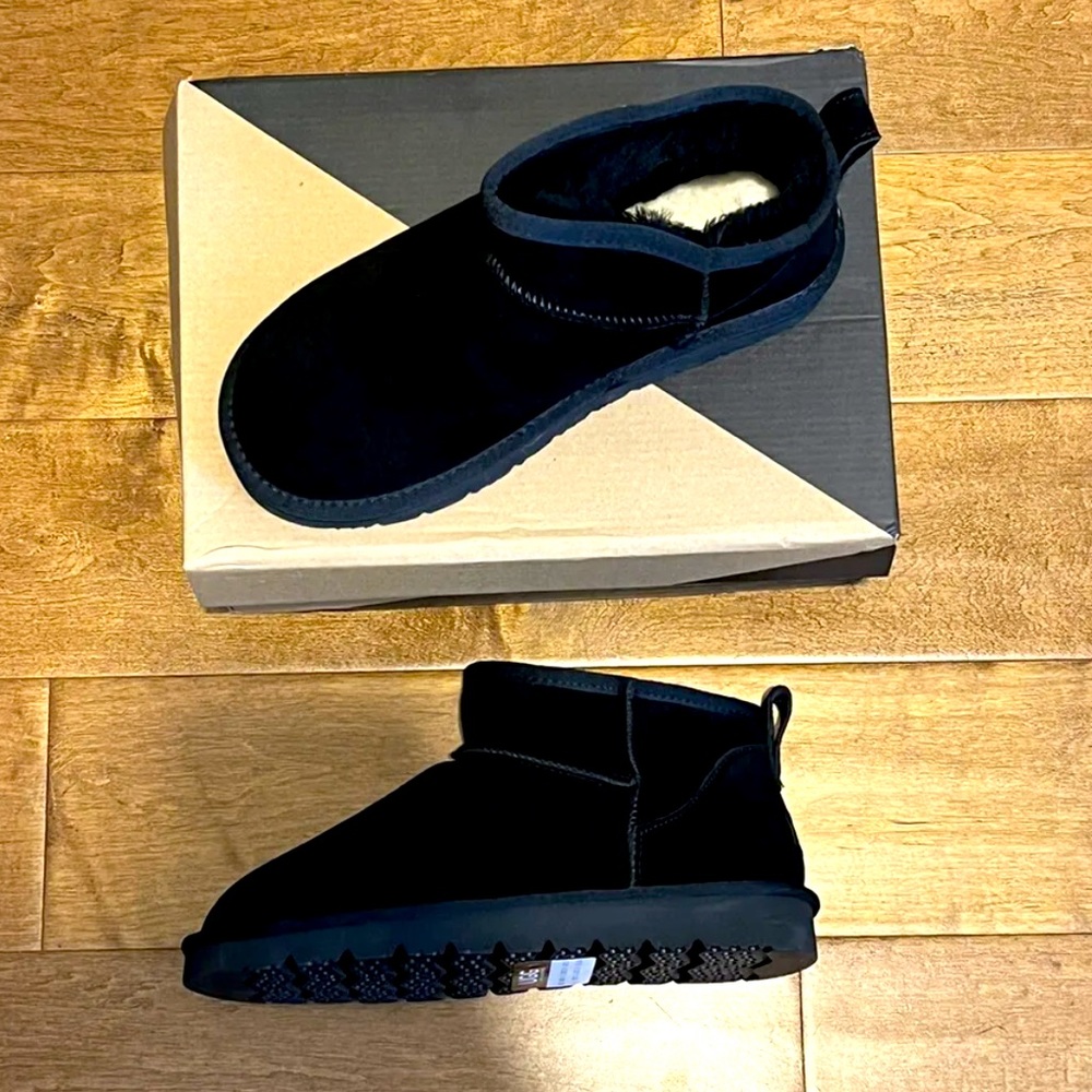 UGG CLASSIC ULTRA MINI BLACK SUEDE SHEARLING ANKLE BOOTS WOMEN US 8 EU 39 NIB